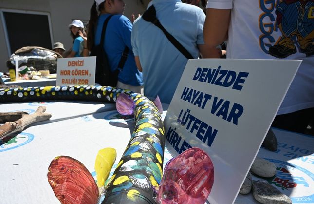DENİZDEKİ ATIKLAR SANATA DÖNÜŞTÜ