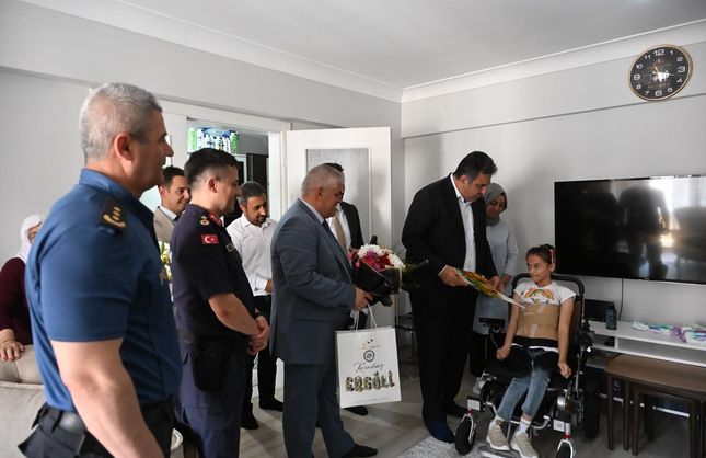 EREĞLİ'DE 6 BİN 832 ÖĞRENCİ KARNE ALDI