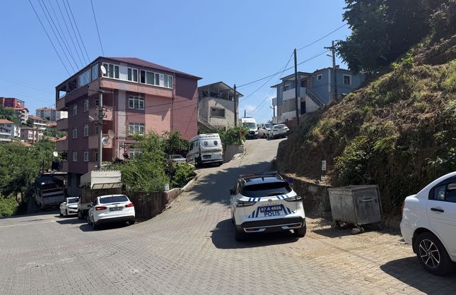 EVİNDE ÖLÜ BULUNDU...