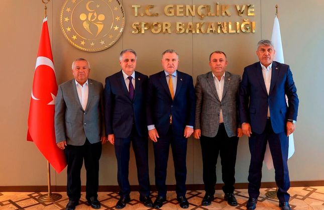 BAKANA GİTTİLER TALEPLERİ İLETTİLER