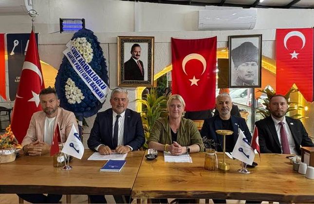 ANAHTAR PARTİ EREĞLİ'DE SAHAYA ÇIKTI