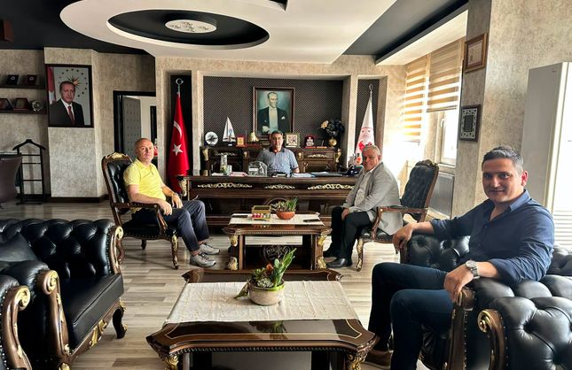 KONGRE ERTELENDİ, KAYMAKAMA GİTTİLER