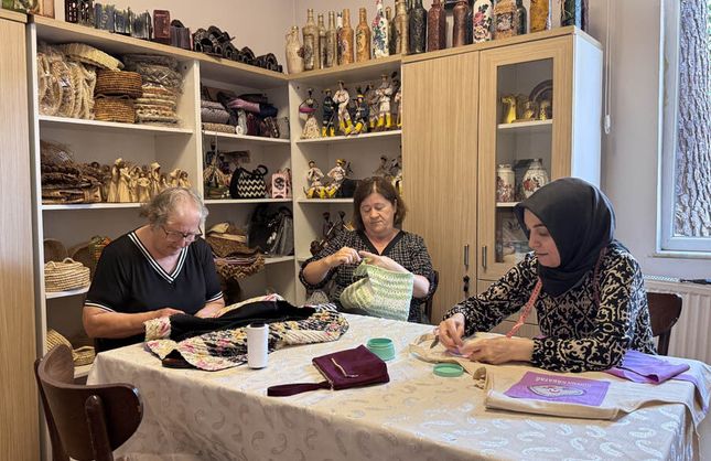 ATIK MALZEMELERİ EKONOMİYE KAZANDIRIYORLAR