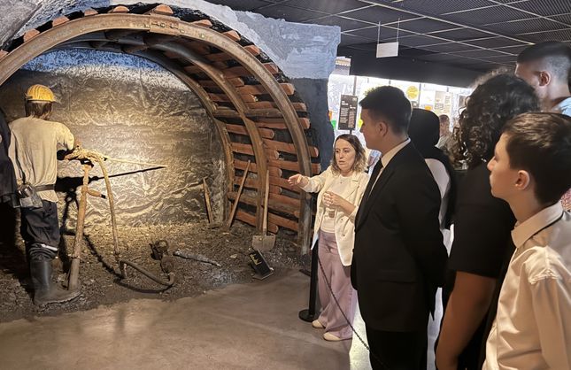 ZONGULDAK'IN ENERJİ ÜSSÜ GENÇLERE AŞILANIYOR