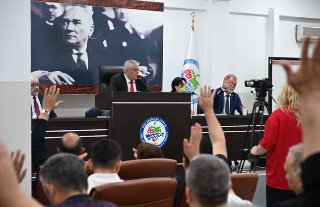 BELEDİYE MECLİSİNDE İKİNCİ OTURUM YAPILDI