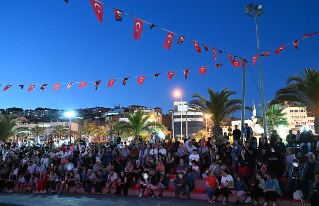 YAZ AKŞAMLARI DOLU DOLU GEÇİYOR