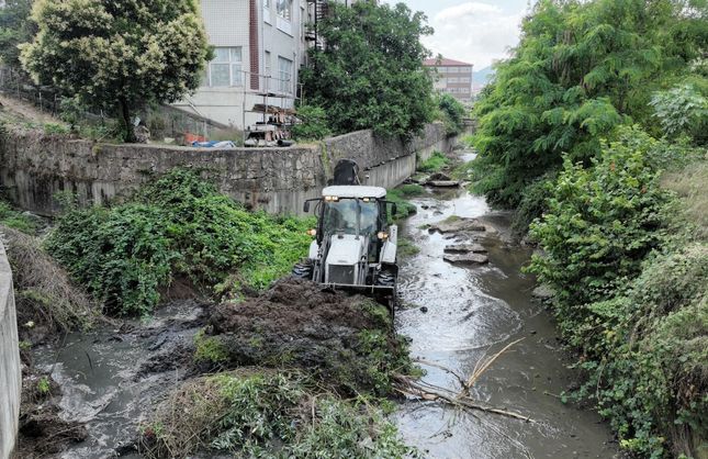 DERE YATAKLARINDA KAPSAMLI TEMİZLİK