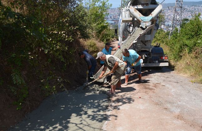700 METRELİK KANALİZASYON HATTI YENİLENİYOR