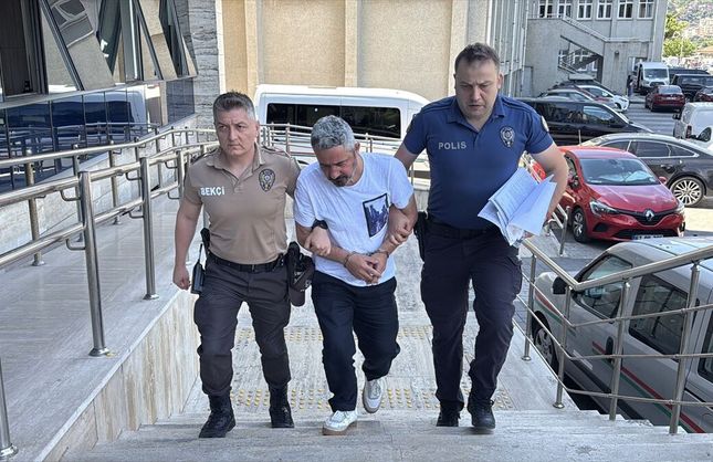 TRAFİKTE TARTIŞTIĞI KADINI YARALAMIŞTI...