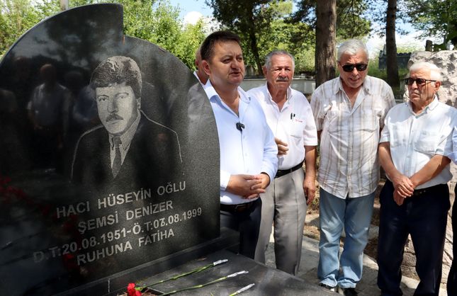 İŞÇİ LİDERİ ŞEMSİ DENİZER, KABRİ BAŞINDA ANILDI
