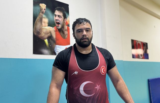 SEYMEN BERKE, GÜREŞTE İZ BIRAKMAK İSTİYOR