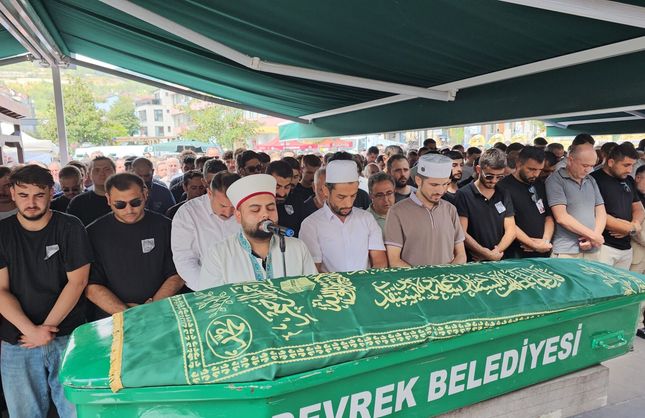 GENÇ KAMERAMAN KAZADA HAYATINI KAYBETTİ