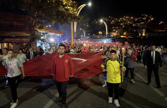 ZONGULDAK’TA FENER ALAYI COŞKUSU
