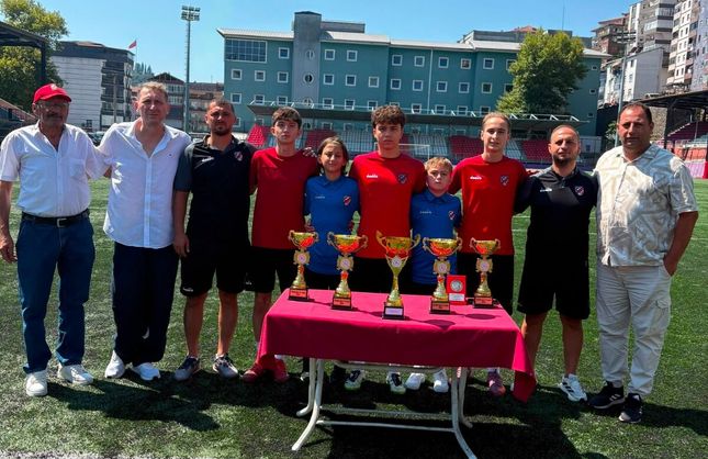 ÇELİKORDUSPOR’DAN GURUR DOLU SEZON