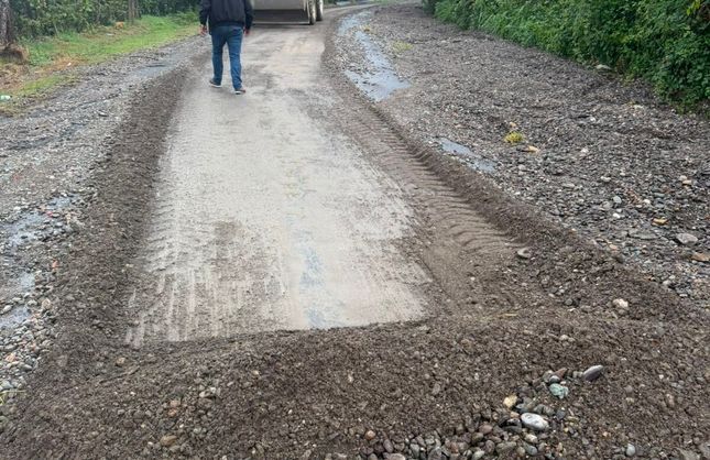 KÖY YOLU KULLANILAMAZ HALE GELDİ