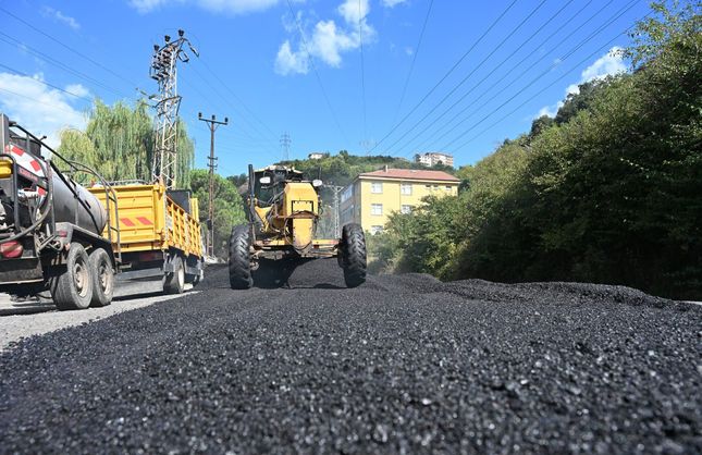 KEMER YOLUNDA ASFALT SENEYE KALABİLİR