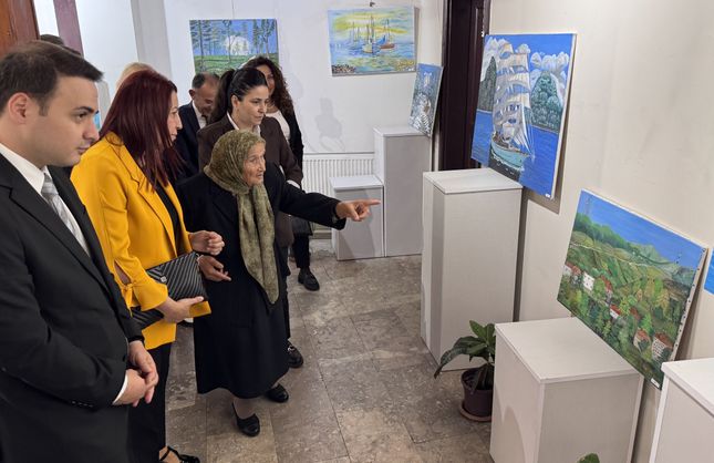 81 YAŞINDA İKİNCİ RESİM SERGİSİNİ AÇTI