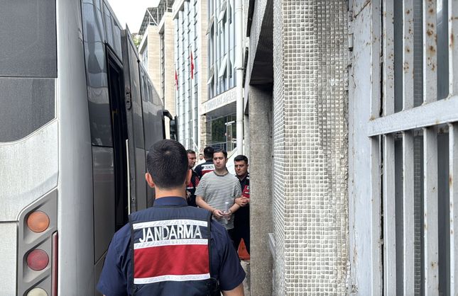 TERÖR ÖRGÜTÜ DAVASI, 4 SANIK YARGI KARŞISINDA