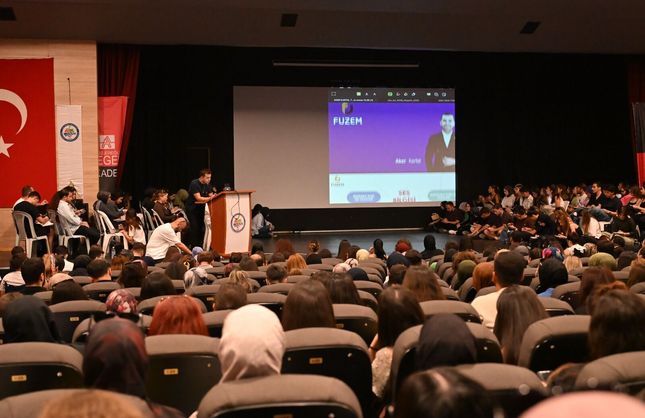 AKM'Yİ TIKLIM TIKLIM DOLDURDULAR