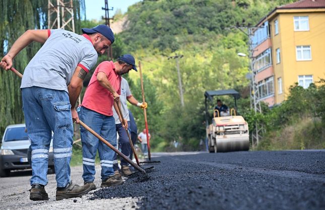 BELEDİYE: "BÖLÜCEK'TEN BALI'YA HER NOKTAYA ASFALT SEFERBERLİĞİ"