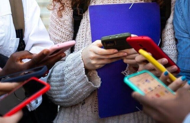 İNTERNET YASAĞI TALEBİ