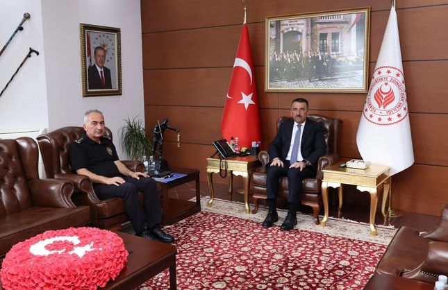 YENİ MÜDÜR GÖREVİNE BAŞLADI