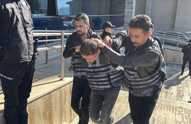 BOŞANMA AŞAMASINDAKİ EŞİNİ SİLAHLA YARALAMIŞTI...