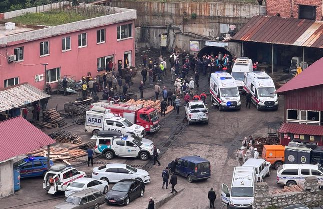 MADEN OCAĞINDA PATLAMA 3 İŞÇİ HAYATINI KAYBETTİ