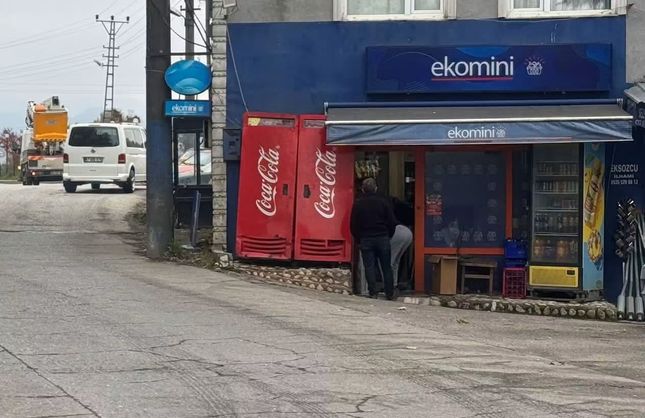 CAMI KIRARAK TEKEL BAYİSİNE GİRDİ, YAKALANDI