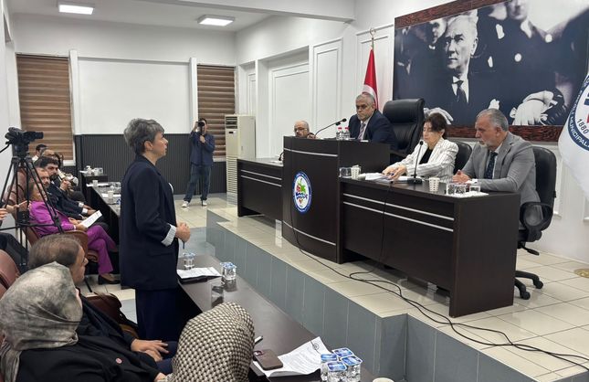 BELEDİYEYE BAŞVURDU, 2025 MODEL BİNEK ARACI HİBE ETTİ