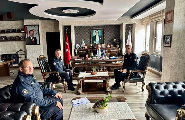 KAYMAKAMLIKTA BİR ARAYA GELDİLER