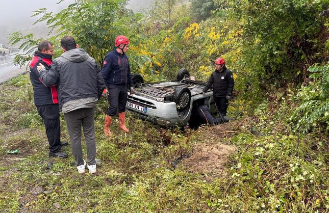 ZONGULDAK-EREĞLİ YOLUNDA KAZA 3 YARALI