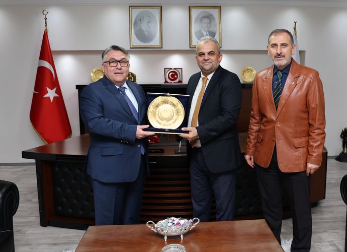 KÜTÜPHANEYE ANLAMLI BAĞIŞ