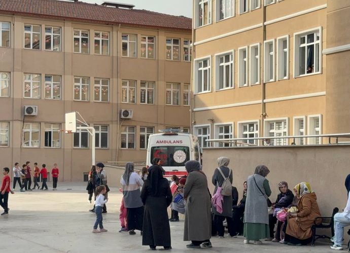 24 ÖĞRENCİ ZEHİRLENDİ!