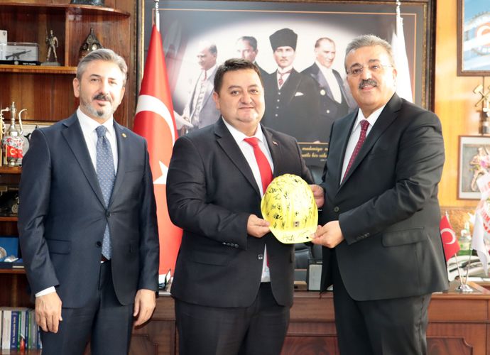 BAKAN YARDIMCILARINDAN ZİYARET