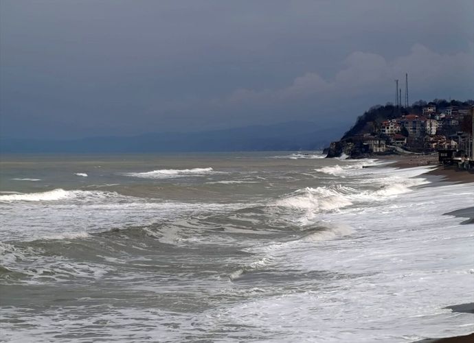 KUVVETLİ RÜZGAR ETKİLİ OLUYOR