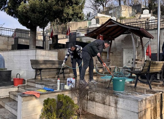 ŞEHİT MEZARLARINA BAKIM