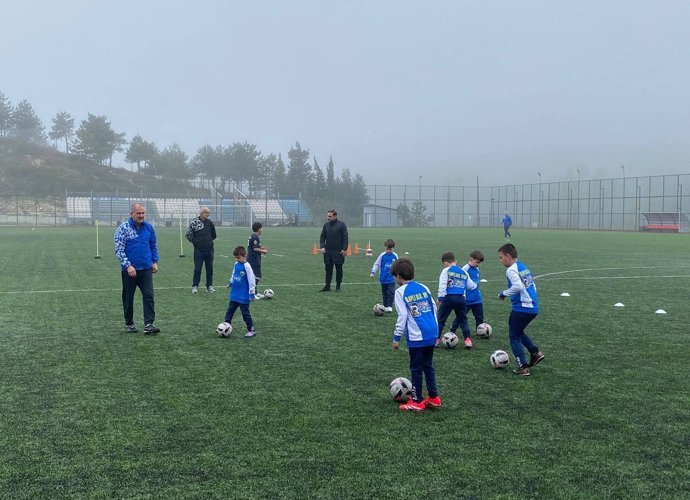 '3 YILDA PROFOSYONEL LİGE ÇIKARIZ'