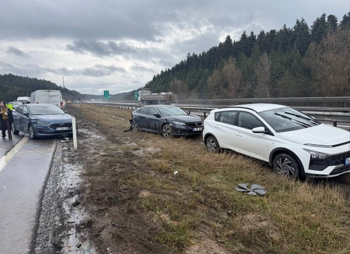 9 ARAÇ BİRBİRİNE GİRDİ