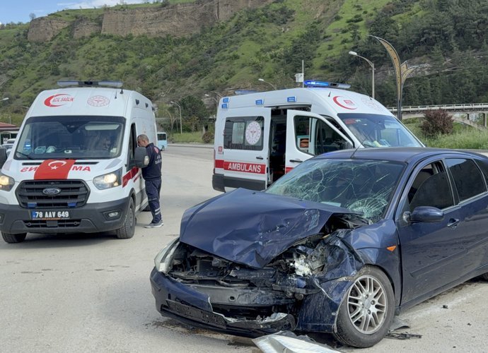 KAZA 3 KİŞİ YARALANDI!