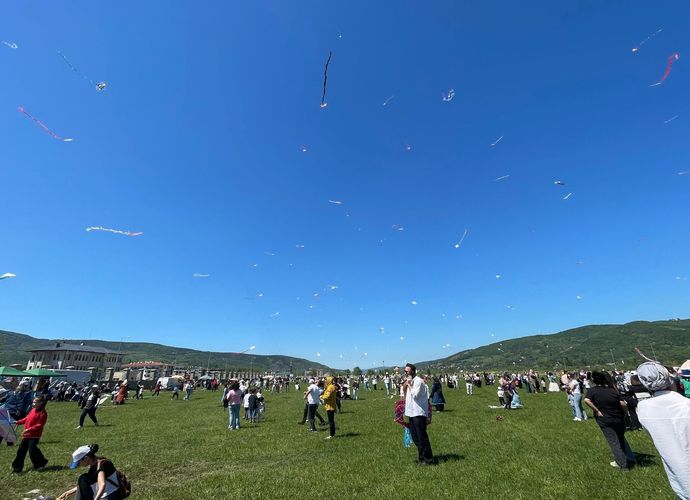GÖKYÜZÜ RENKLENDİ