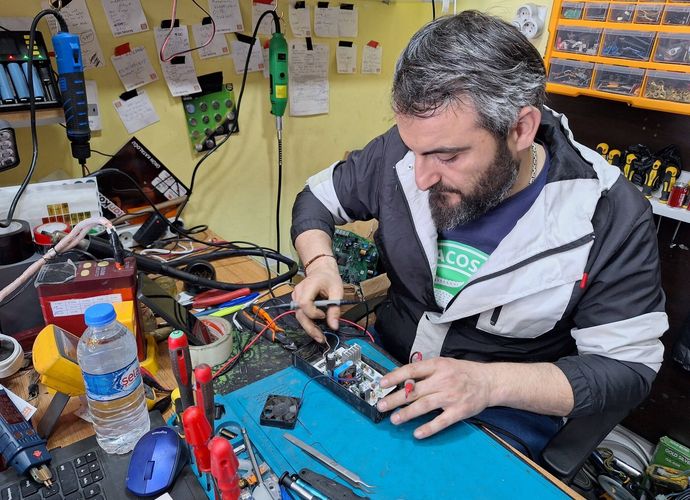 ÖLÜ AKÜ VE BATARYALARA CAN VERİYOR