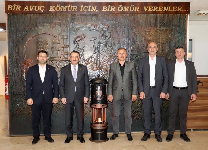 MADENCİLERE KUTLAMA