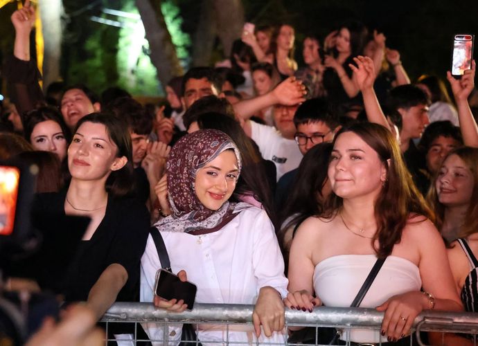 GENÇLİK FESTİVALİNDE RENKLİ GÖRÜNTÜLER