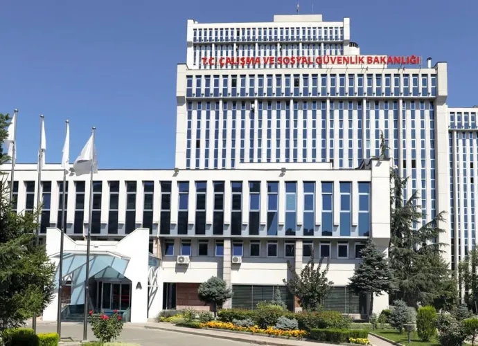 KAMU KURUMLARININ HİZMET KOLLARINDA DEĞİŞİKLİK