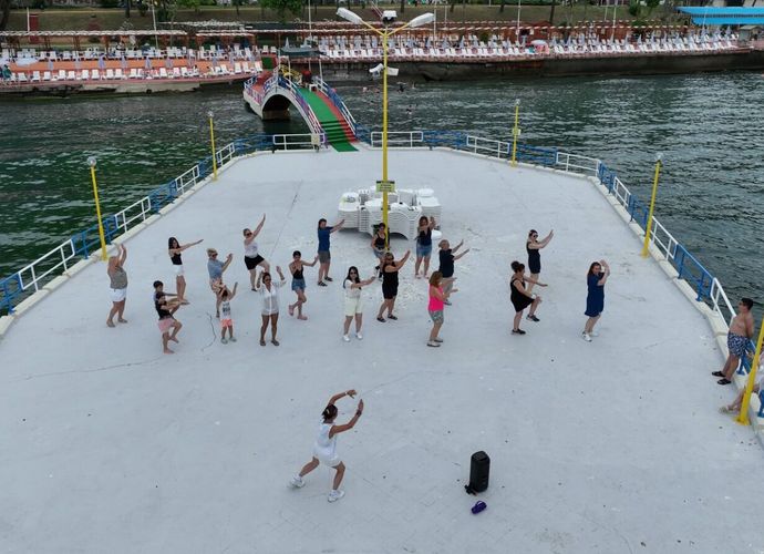 BARIŞ PLAJI’NDA ZUMBA COŞKUSU!