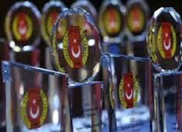 CEMİYETTE TÖREN VAR