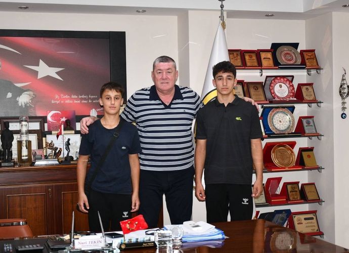 GENÇ GÜREŞÇİLERDEN ZİYARET