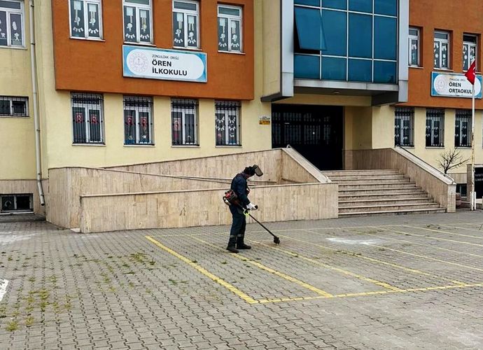 BELEDİYEDEN OKULLARA DESTEK
