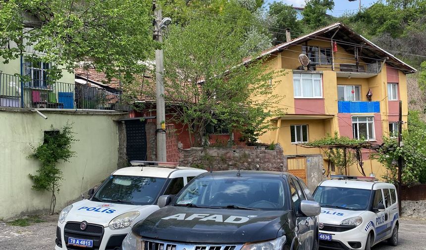 Karabük'te heyelan yaşanan bölgedeki 4 ev tahliye edildi